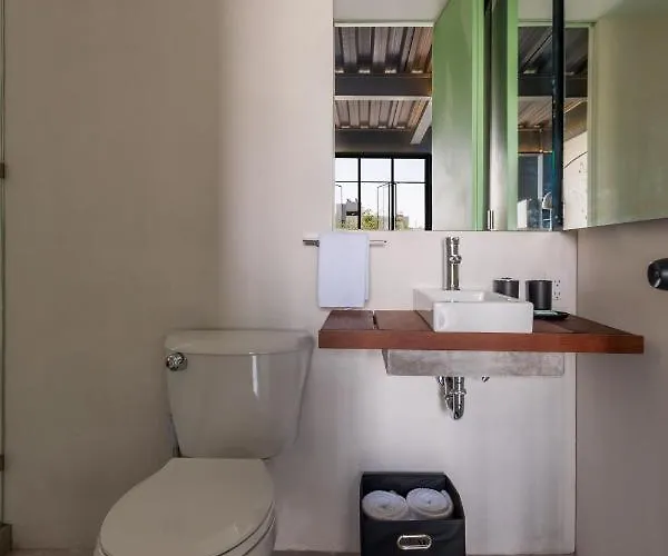 Roma 121 By Wynwood House 3*