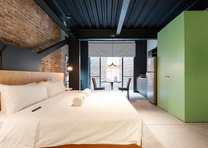 Roma 121 By Wynwood House 3*